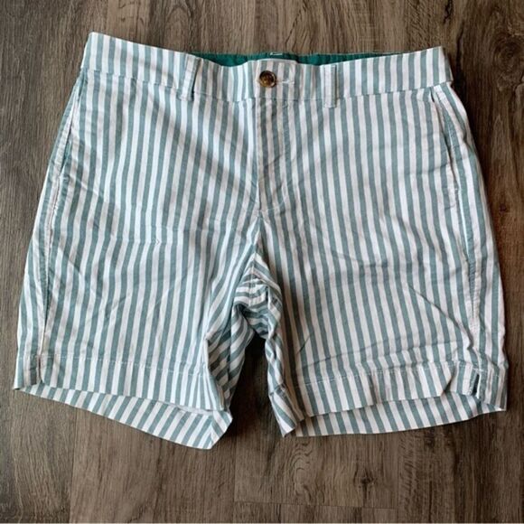 Old Navy Women's Everyday Cotton Short Green and White Striped - Picture 9 of 9
